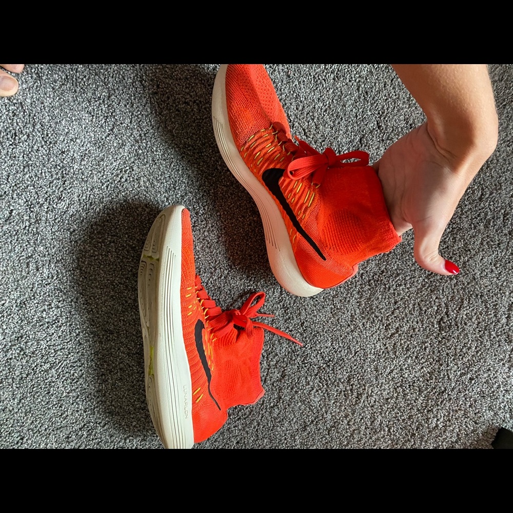 Socklike Nike sneakers- women